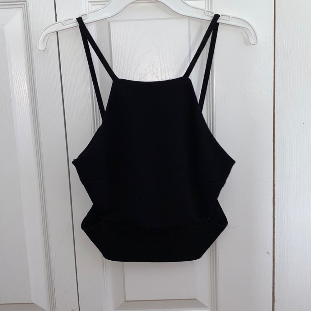 CUT OUT BLACK CROP TOP